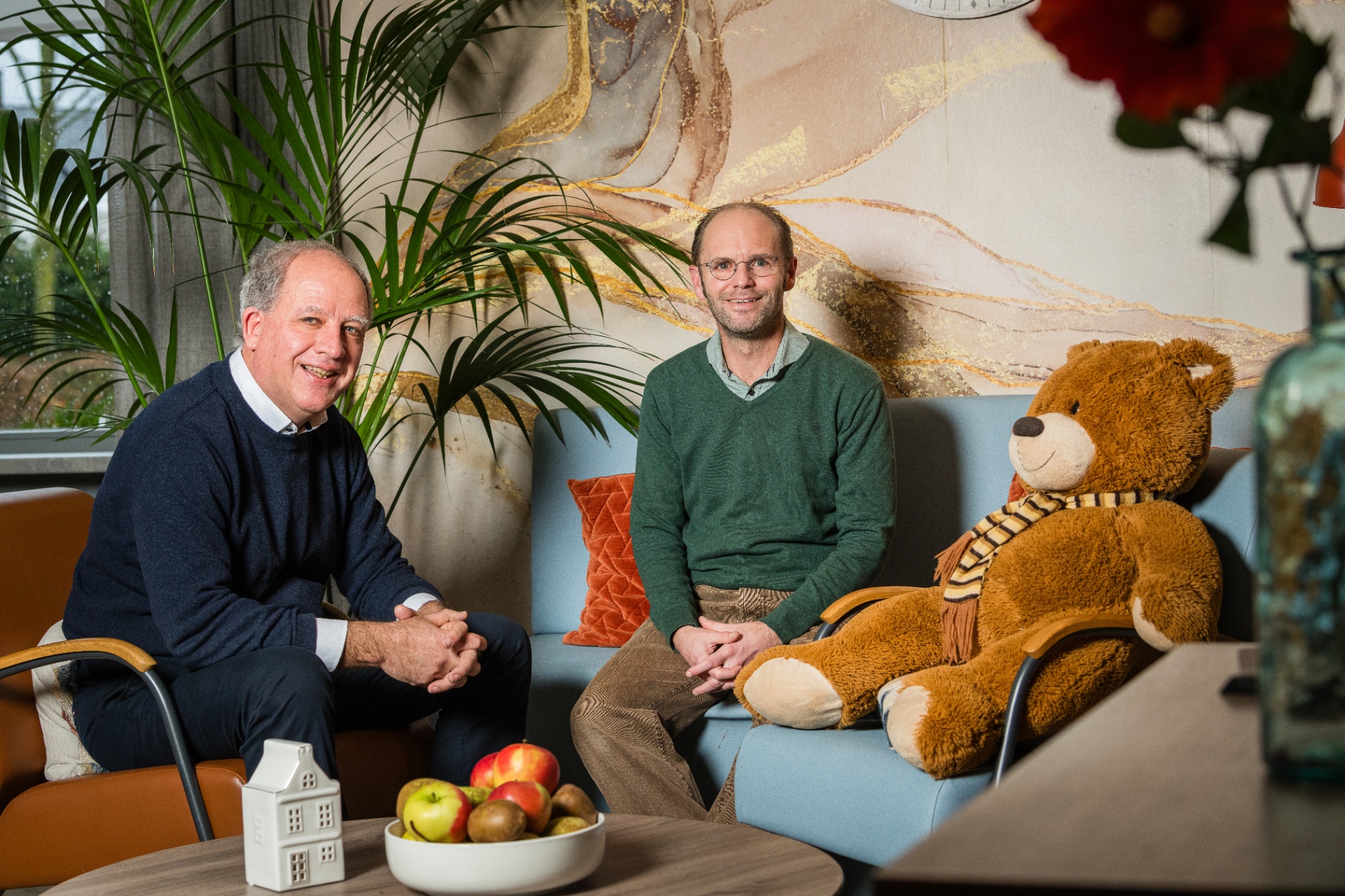 Martin en Wouter met de teddybeer